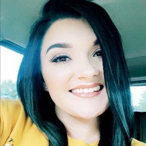 Meet your Posher, Emily